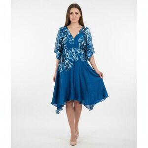 White‎ House Black Market Size 2 Blue Floral Handkerchief Fit Flare Dress